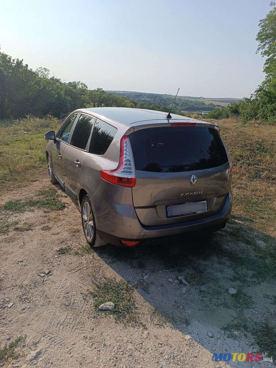 2013' Renault Grand Scenic photo #5