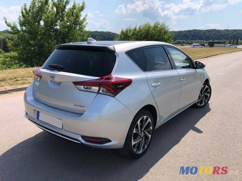 2016' Toyota Auris photo #6