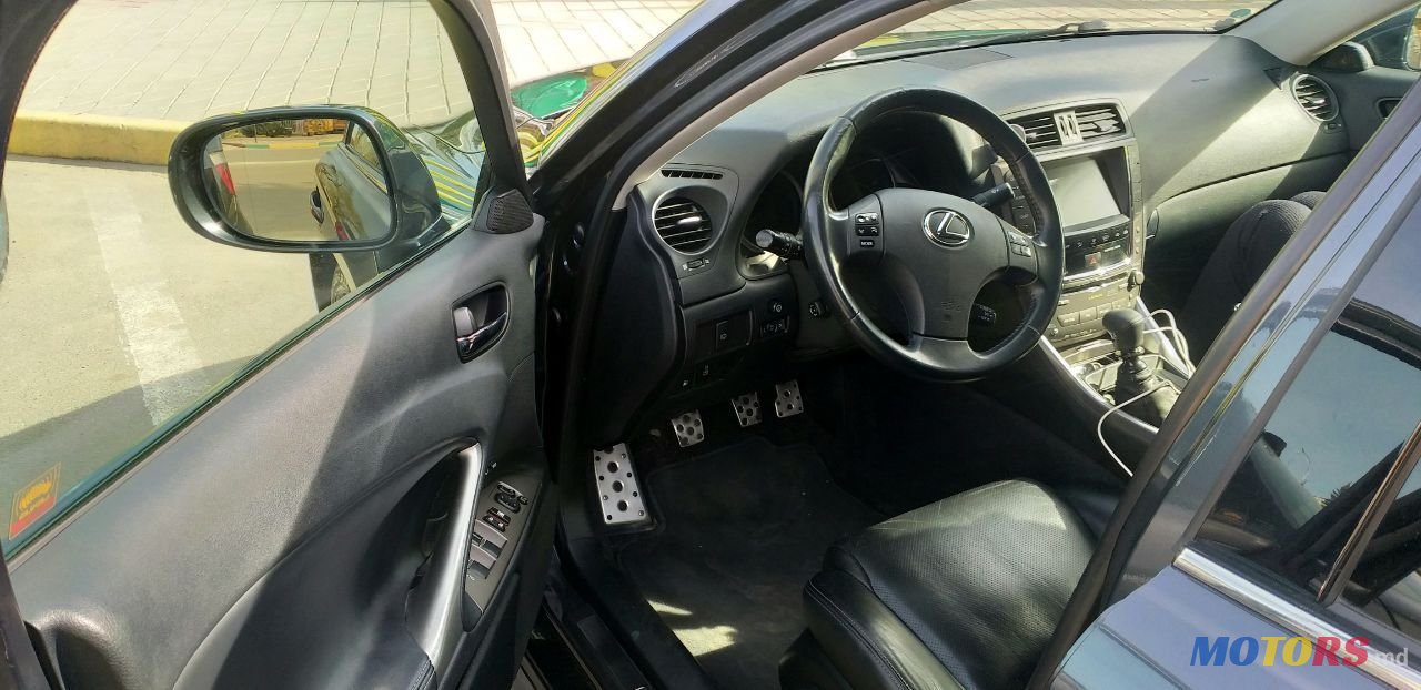 2010' Lexus Is Series photo #3
