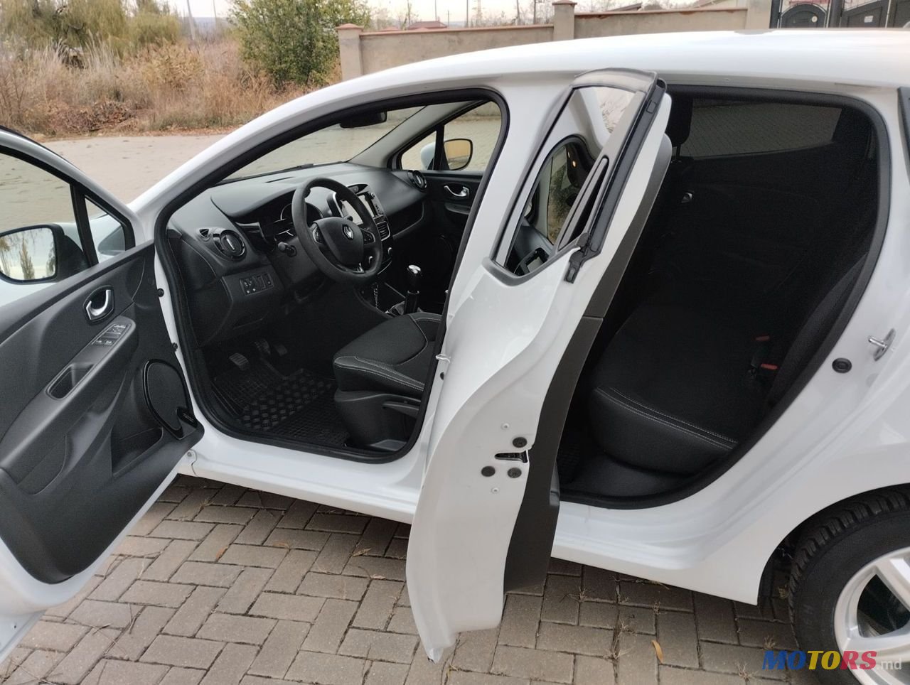 2016' Renault Clio photo #6