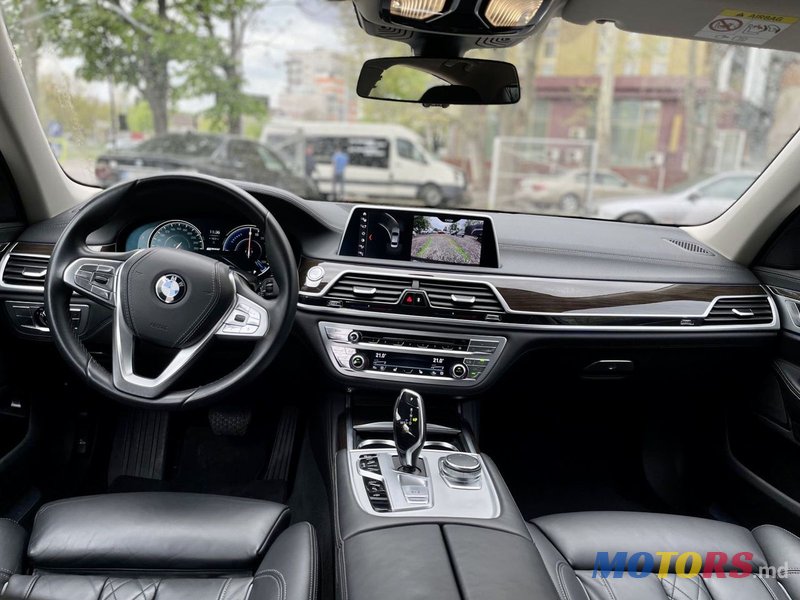 2018' BMW 7 Series photo #6