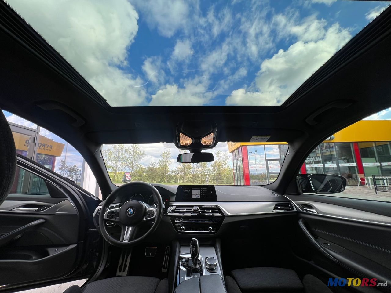 2017' BMW 5 Series photo #3