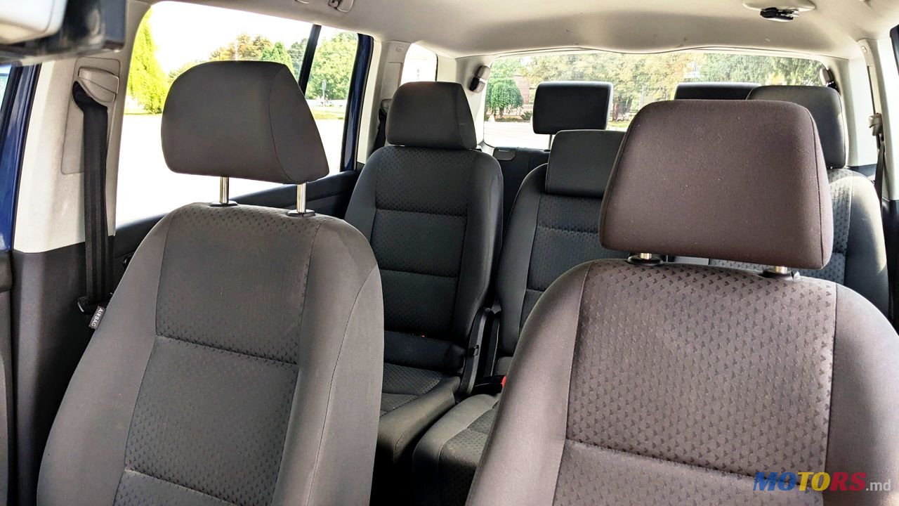 2006' Volkswagen Touran photo #4