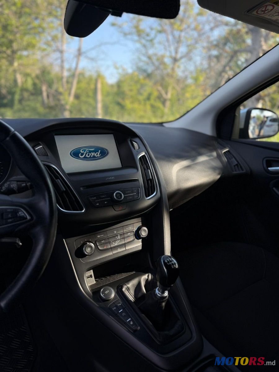 2015' Ford Focus photo #4
