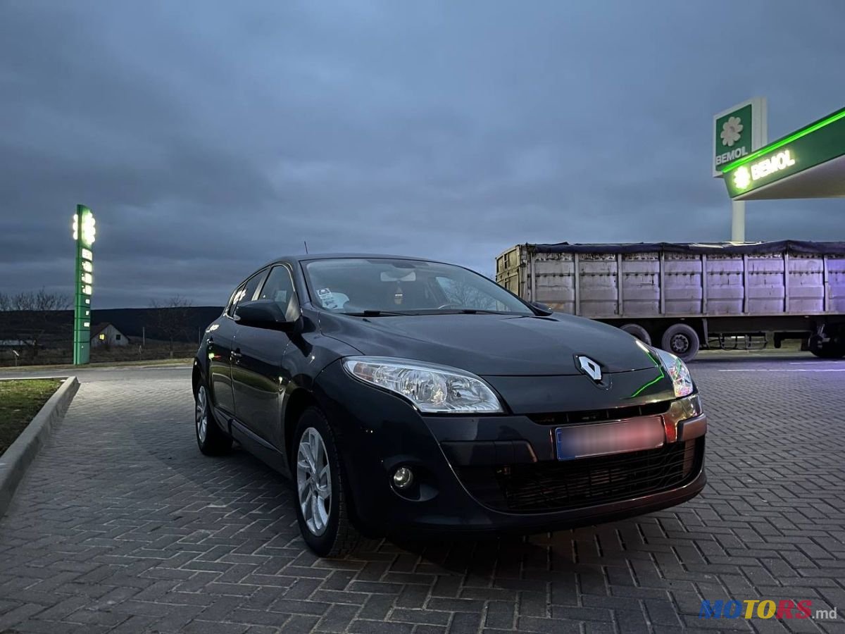 2012' Renault Megane photo #4