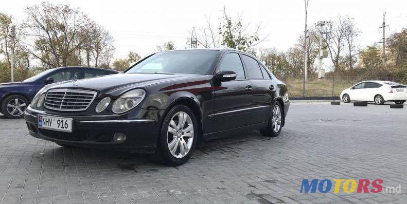 2004' Mercedes-Benz E photo #1