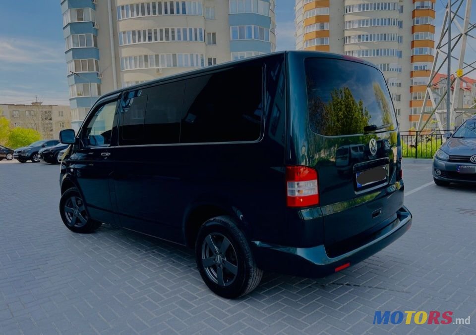2008' Volkswagen Caravelle photo #5