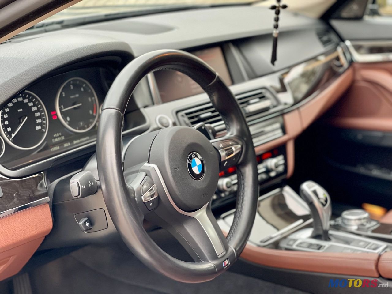 2016' BMW 5 Series photo #4