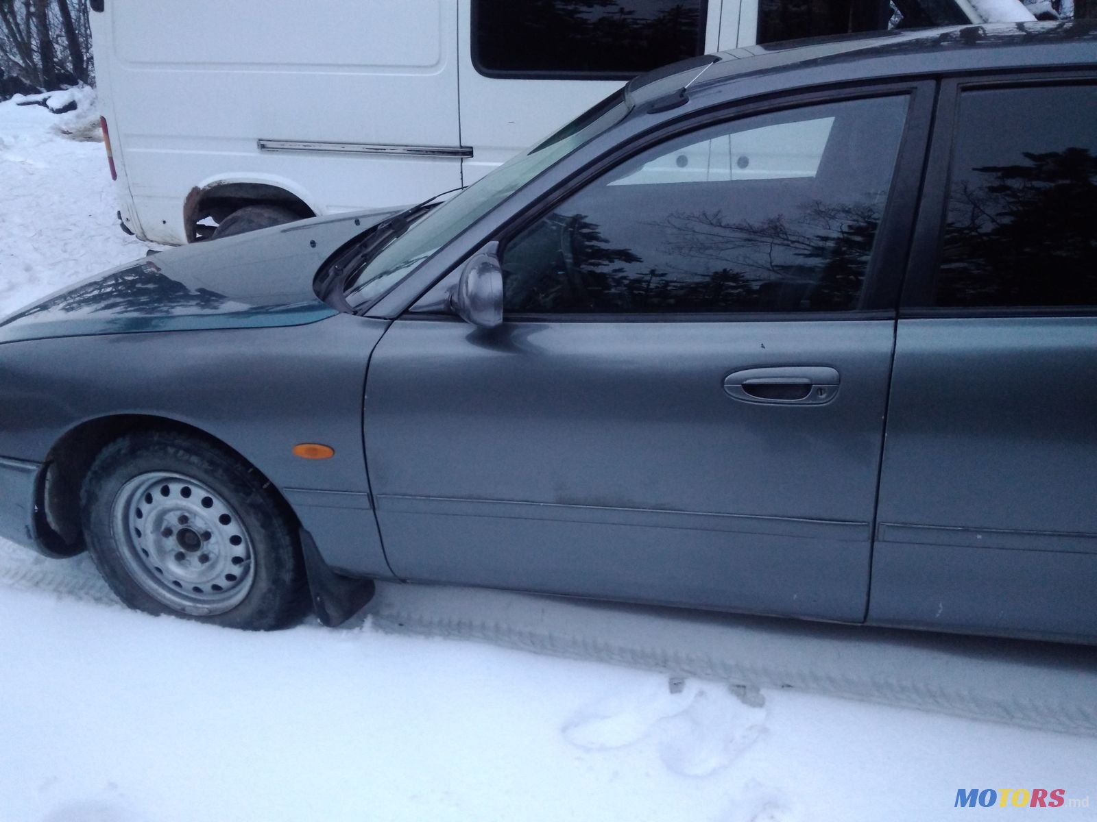 1992' Mazda 626 Хетчбэк photo #4