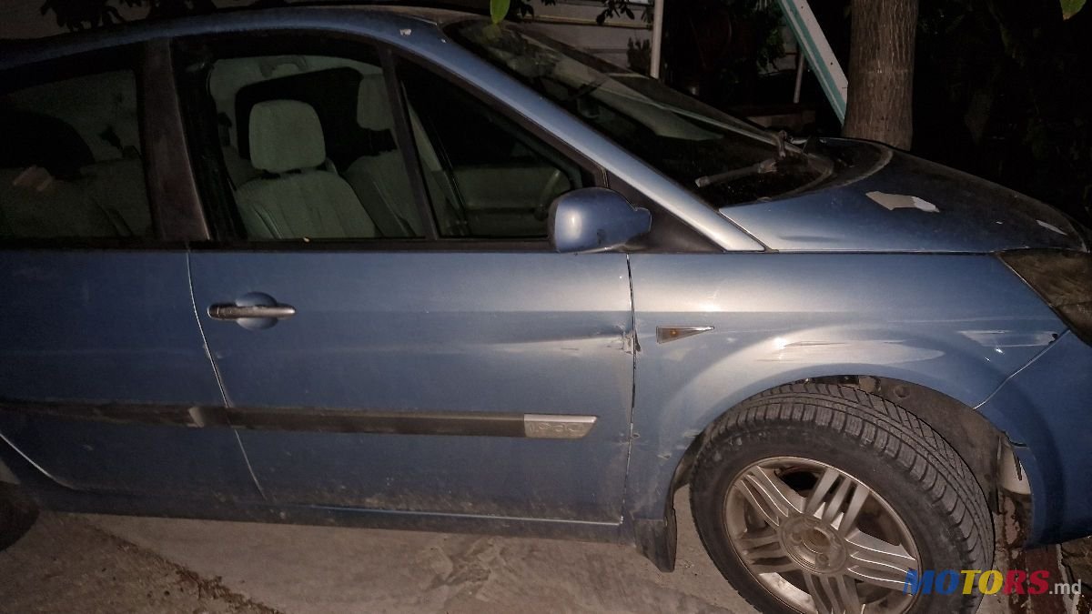 2004' Renault Grand Scenic photo #2