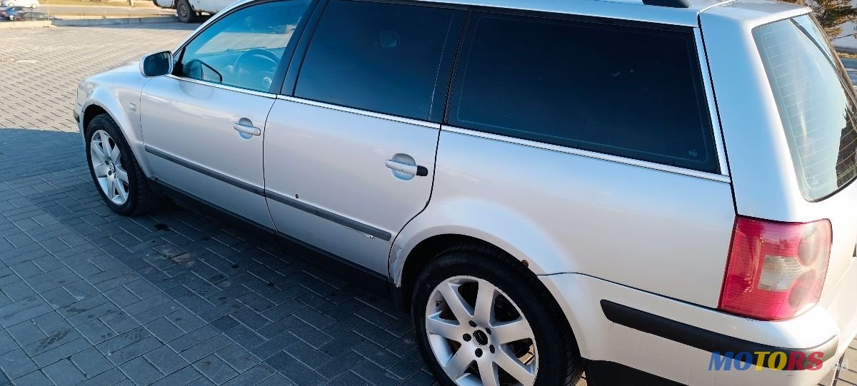 2003' Volkswagen Passat photo #3