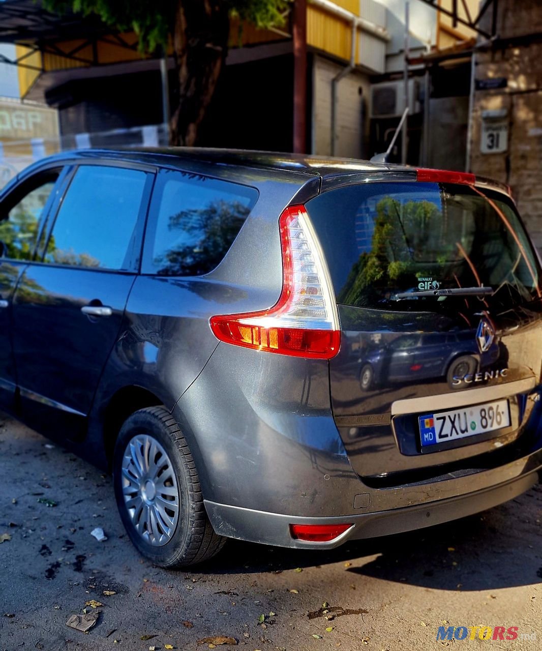 2011' Renault Grand Scenic photo #5