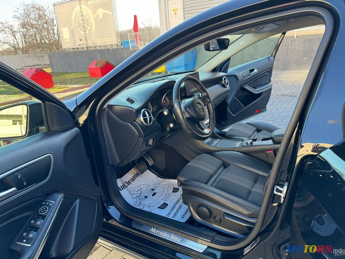 2017' Mercedes-Benz A Класс photo #4