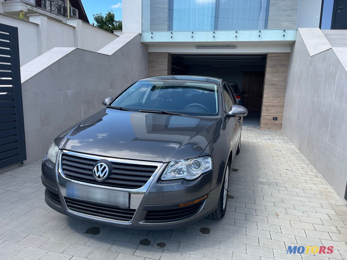 2005' Volkswagen Passat photo #3