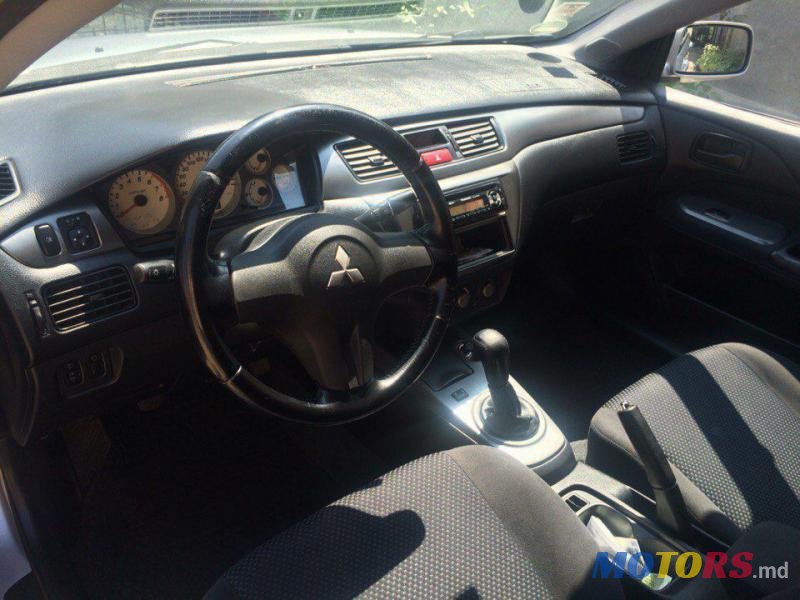 2006' Mitsubishi Lancer photo #2
