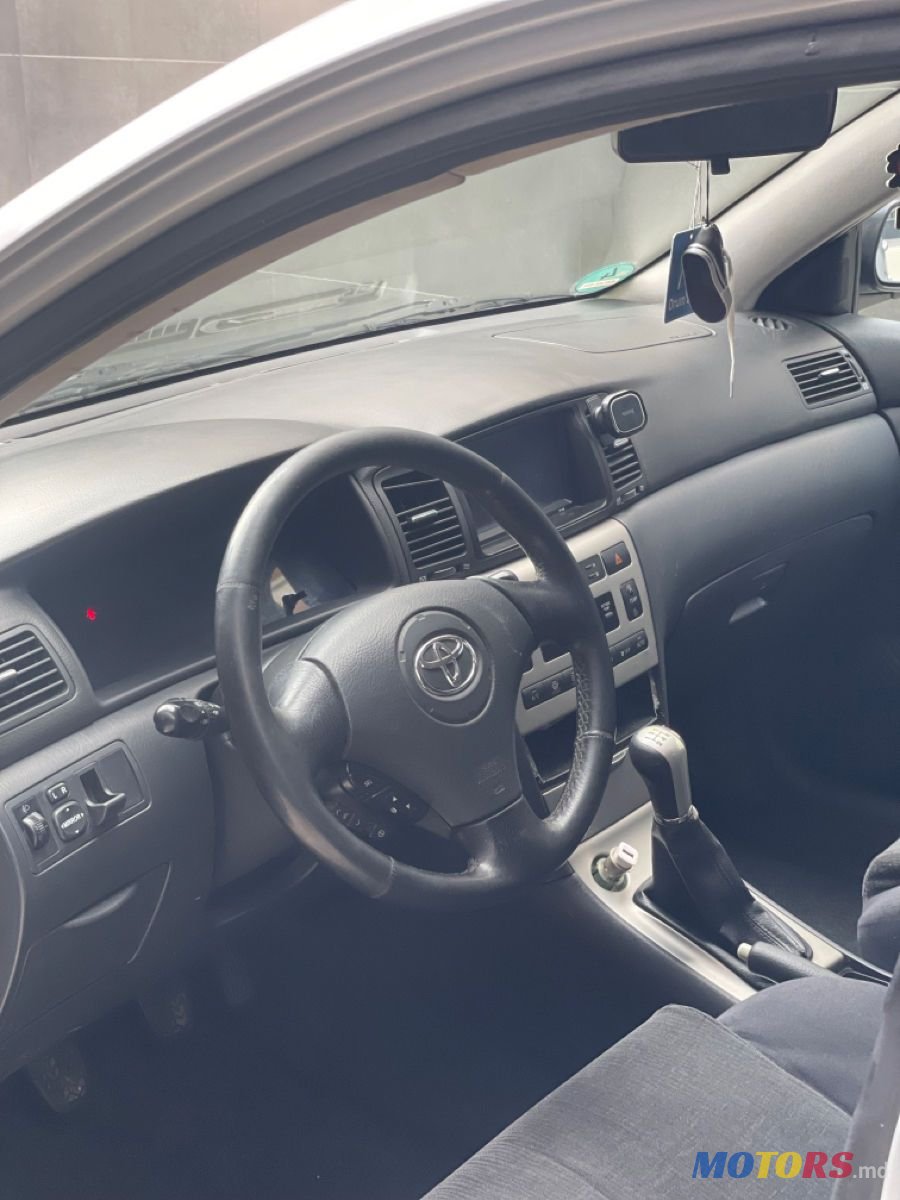 2005' Toyota Corolla photo #4