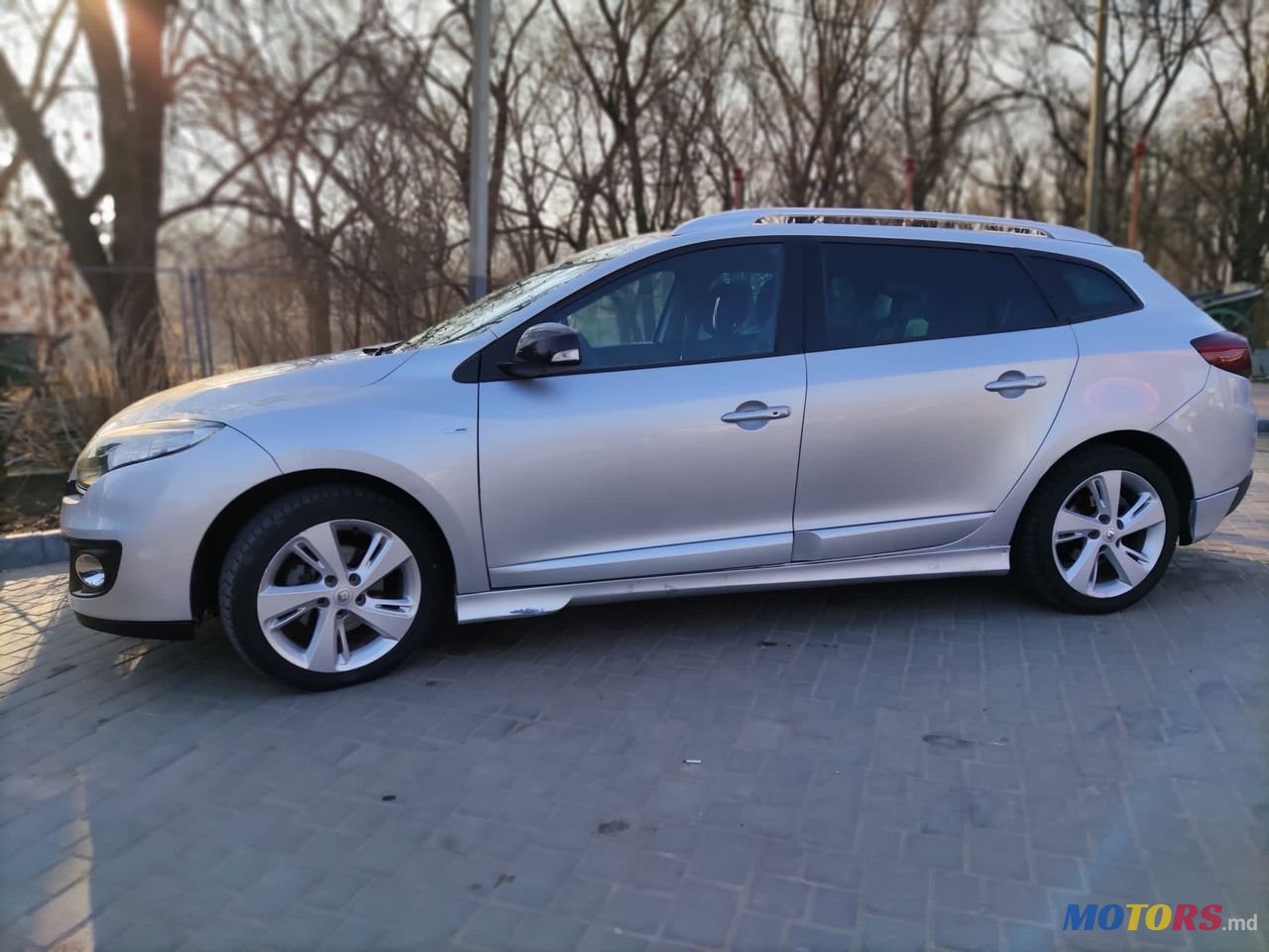 2012' Renault Megane photo #1