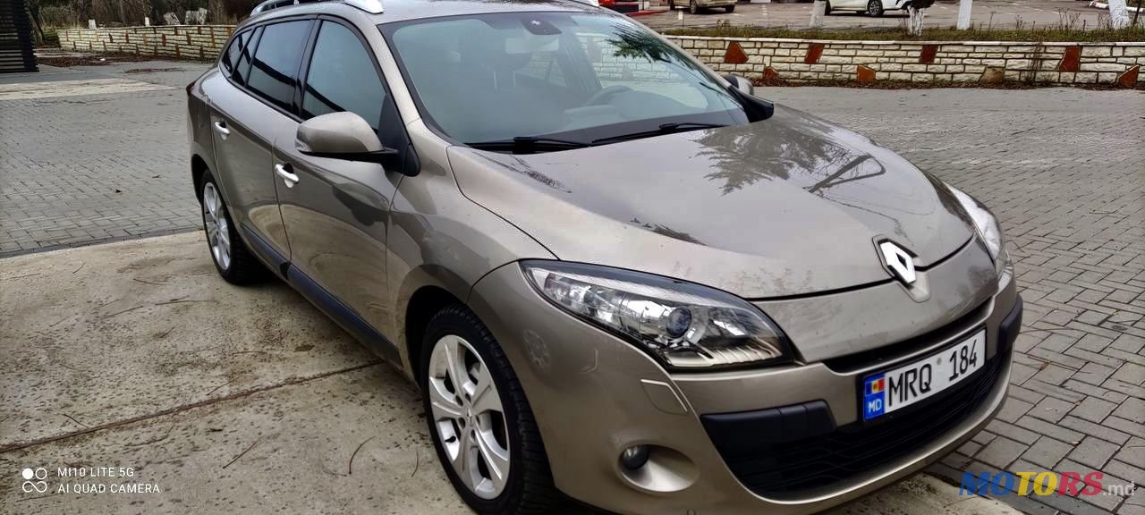 2011' Renault Megane photo #1