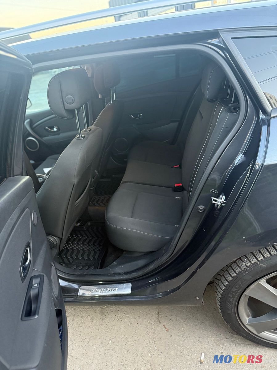 2012' Renault Megane photo #6
