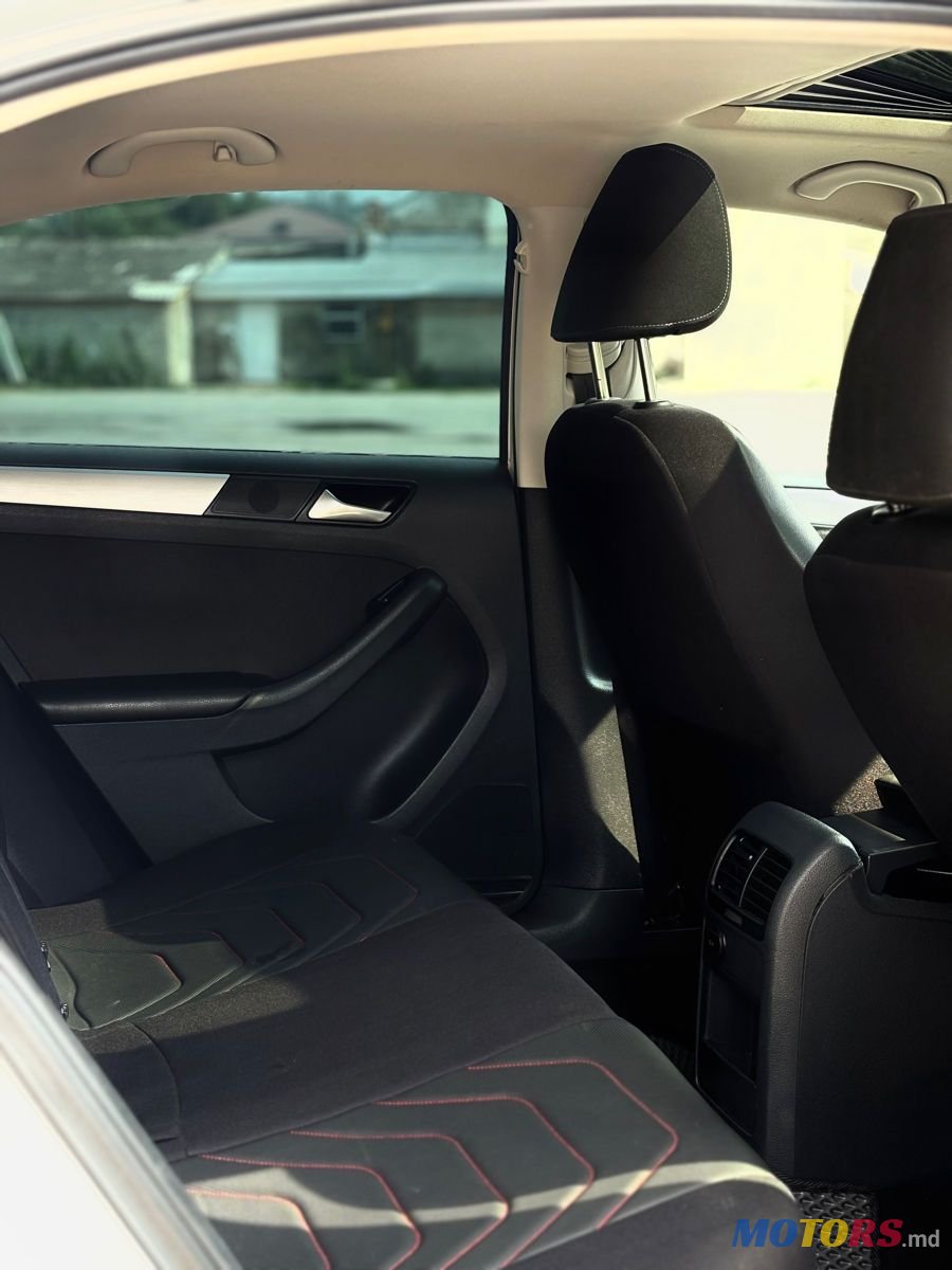 2013' Volkswagen Jetta photo #5