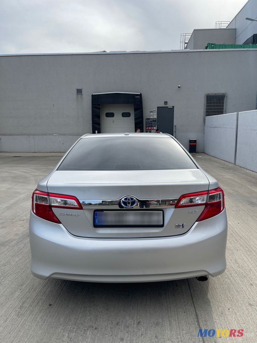 2013' Toyota Camry photo #5