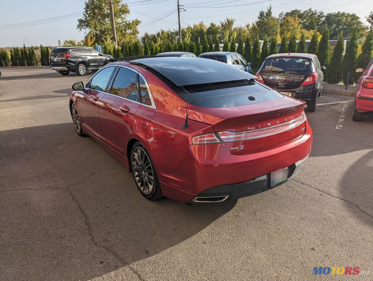 2013' Lincoln MKZ photo #2