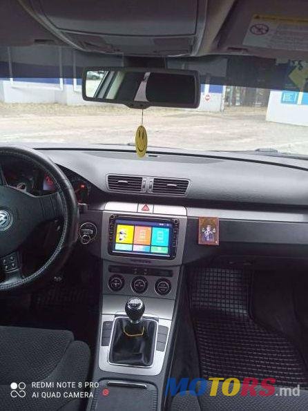 2006' Volkswagen Passat photo #2