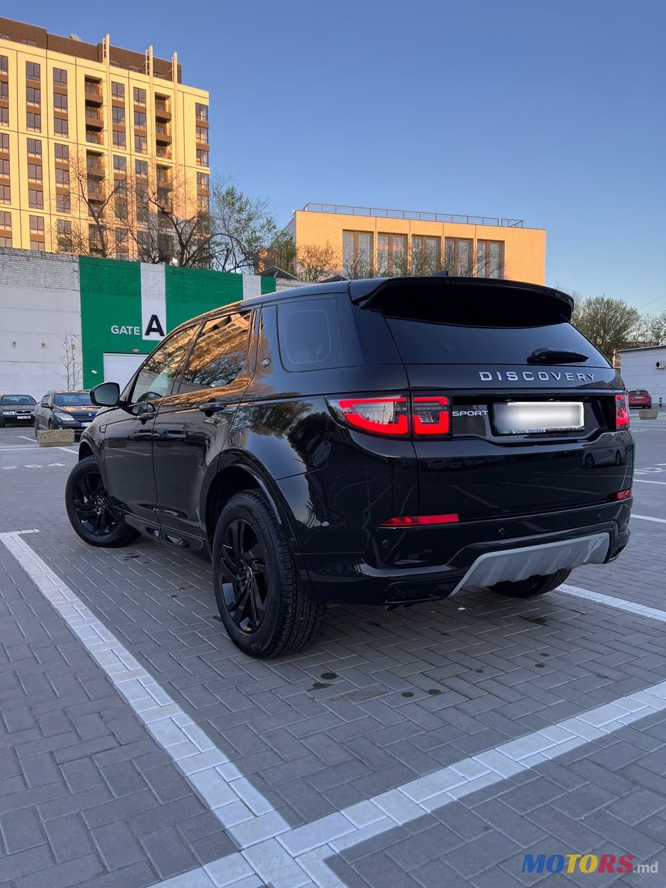 2023' Land Rover Discovery Sport photo #4