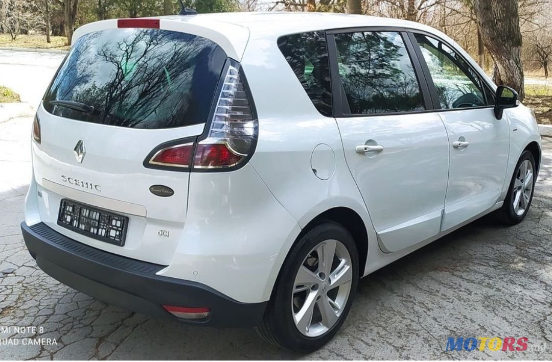 2015' Renault Scenic photo #2