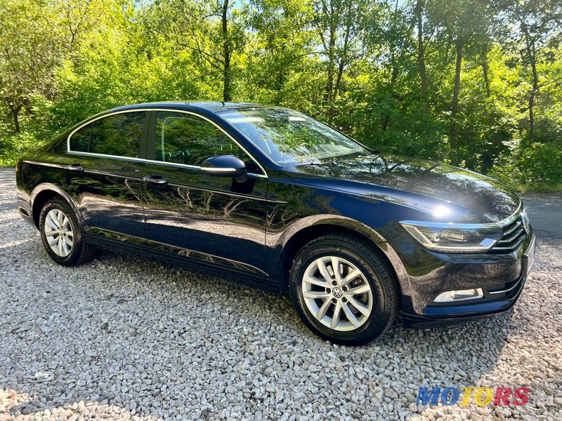 2015' Volkswagen Passat photo #3