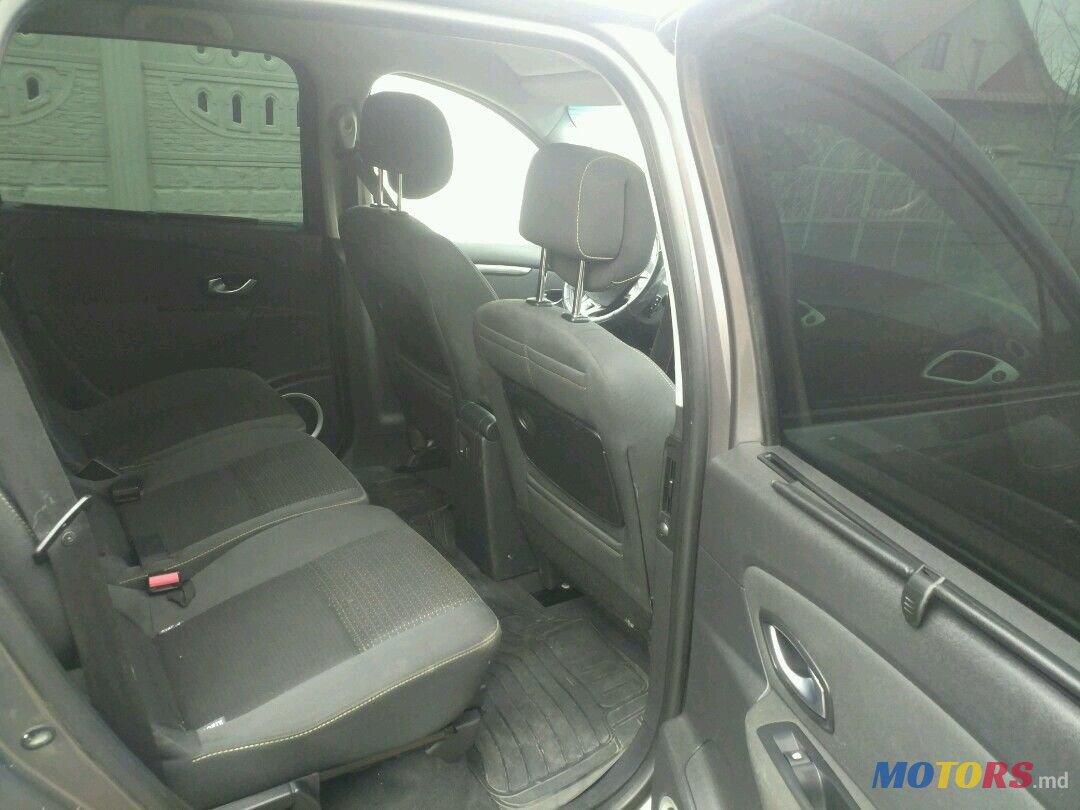 2009' Renault Grand Scenic photo #3