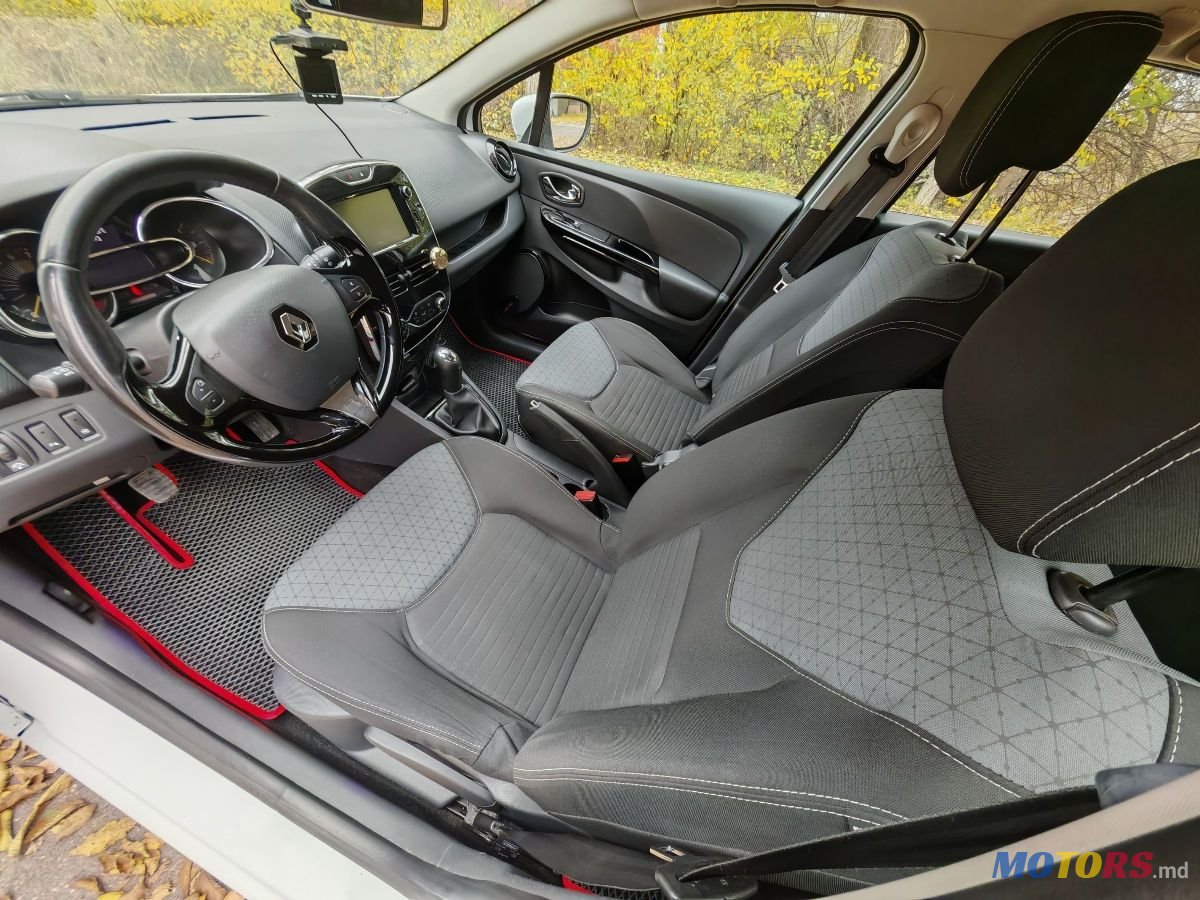 2013' Renault Clio photo #6