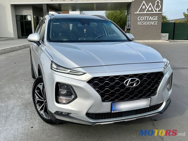 2019' Hyundai Santa Fe photo #2