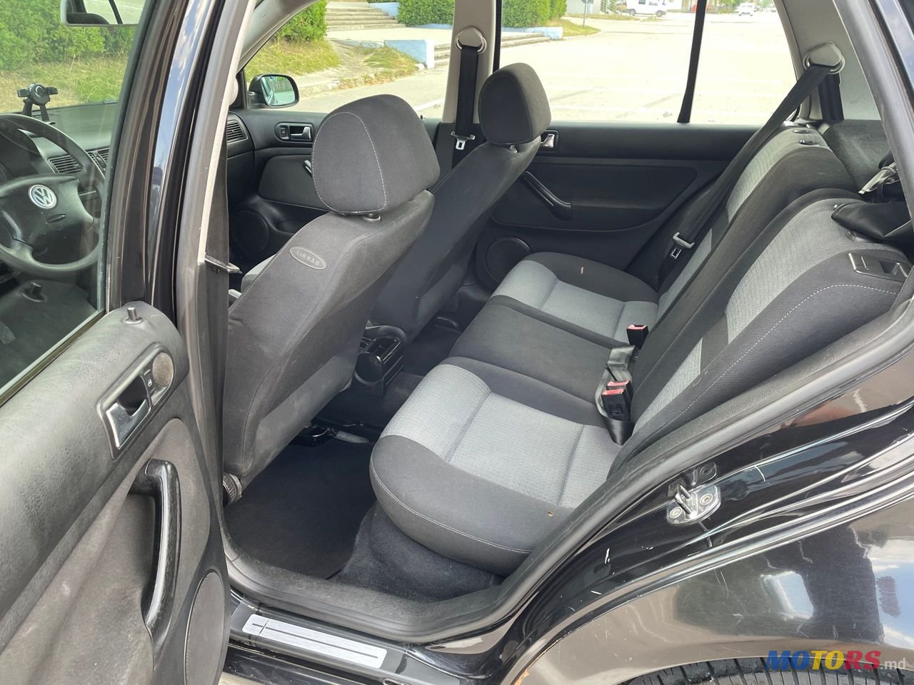 2003' Volkswagen Golf photo #6