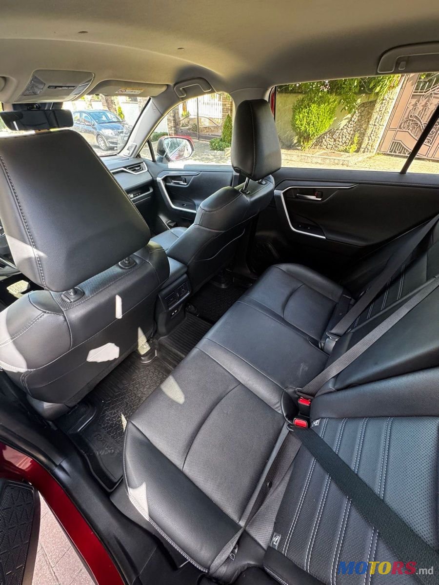 2021' Toyota RAV4 photo #5
