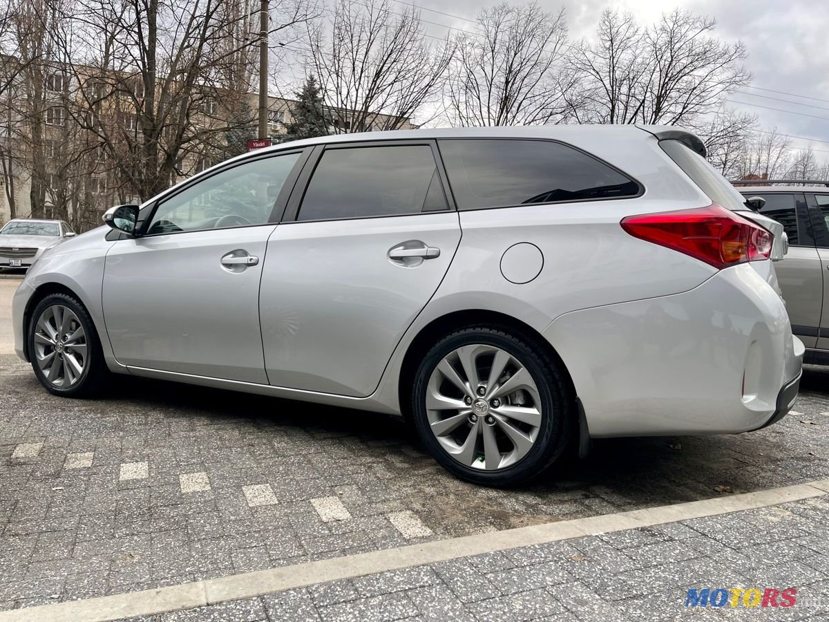 2015' Toyota Auris photo #6