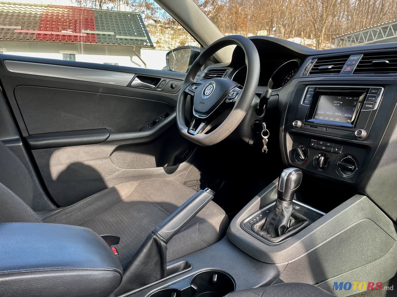 2017' Volkswagen Jetta photo #6