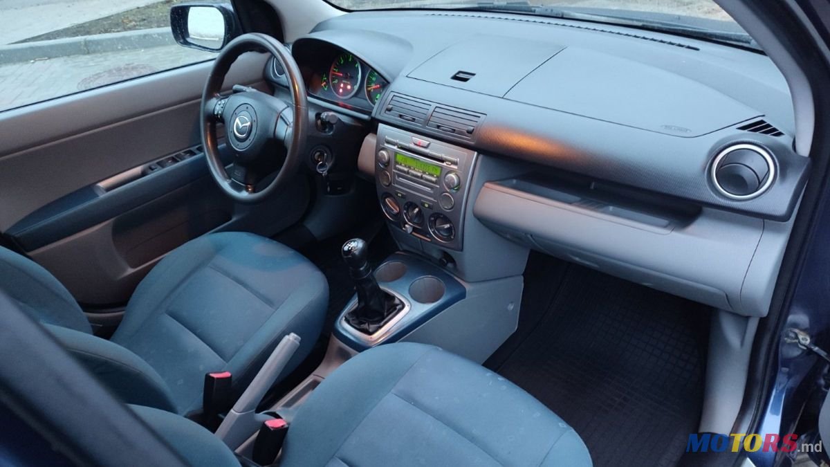 2005' Mazda 2 photo #3