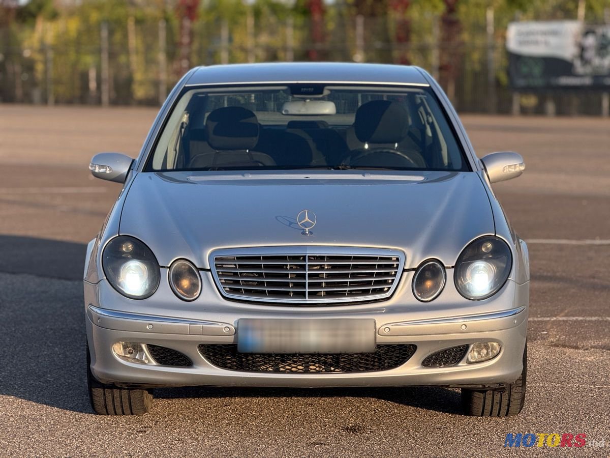 2005' Mercedes-Benz E-Class photo #2