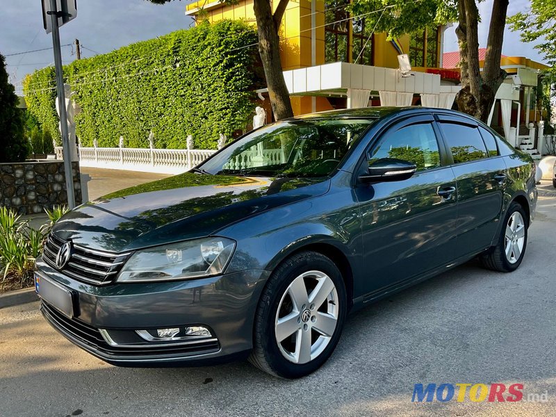 2012' Volkswagen Passat photo #3