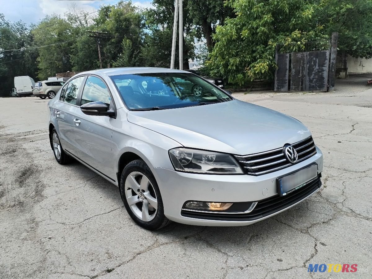 2012' Volkswagen Passat photo #1