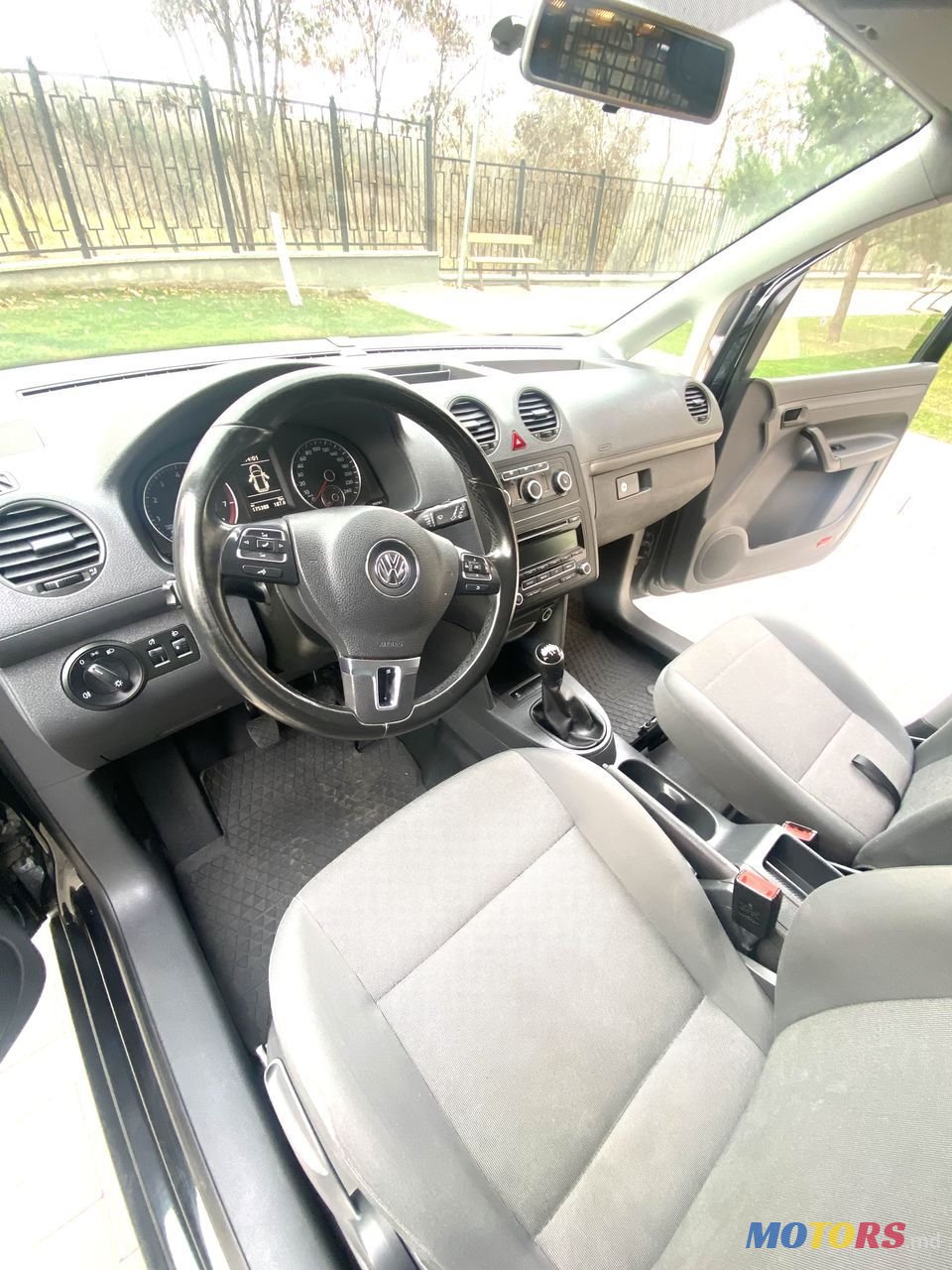 2015' Volkswagen Caddy photo #5