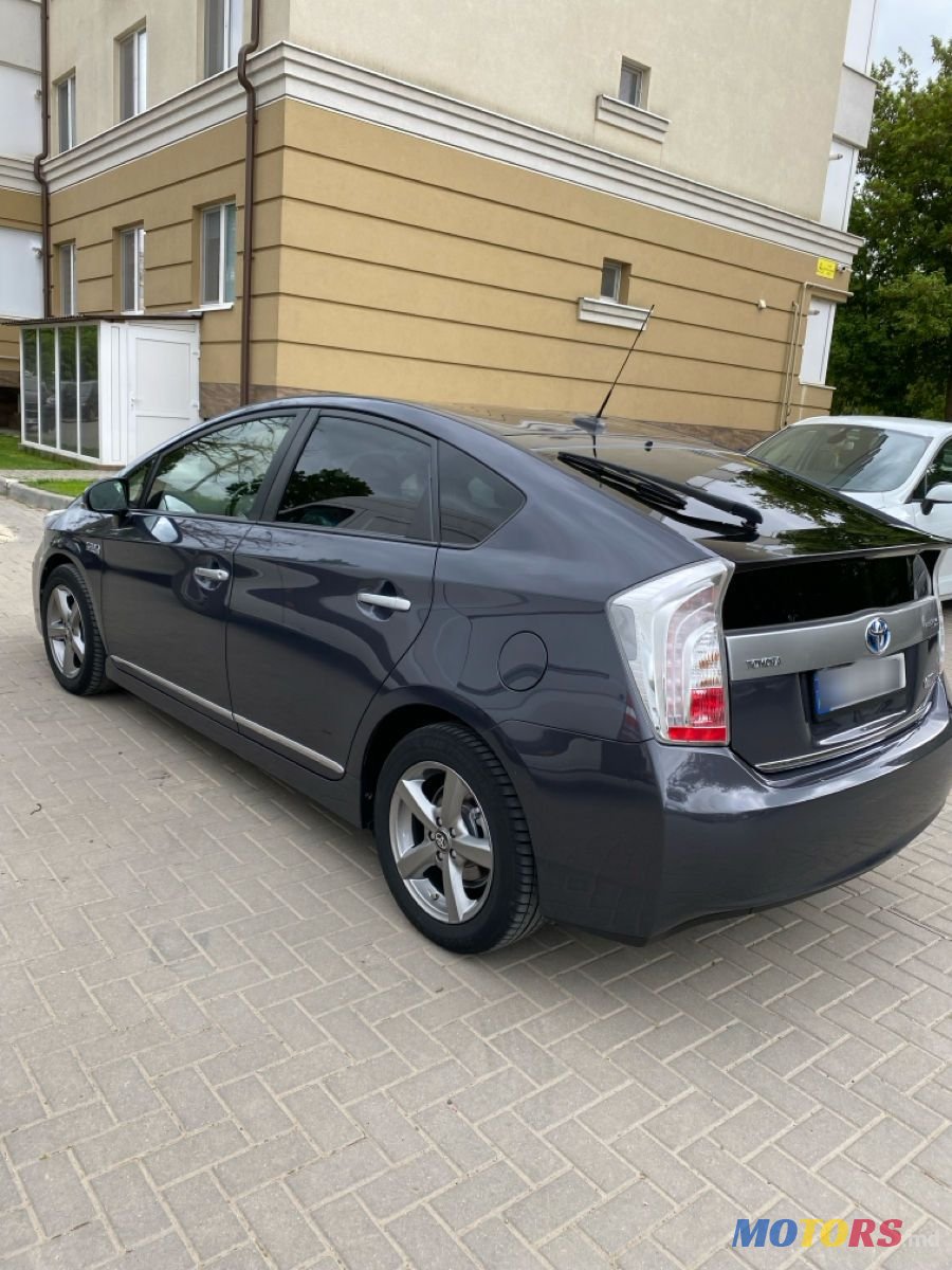 2013' Toyota Prius photo #3