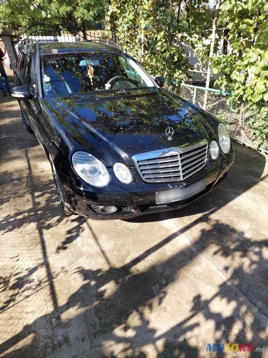 2009' Mercedes-Benz E-Class photo #1