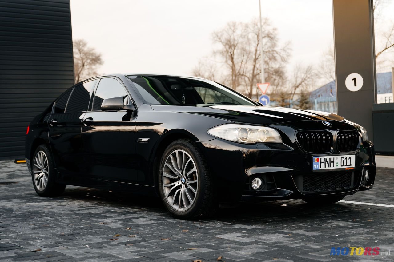 2011' BMW 5 Series photo #2