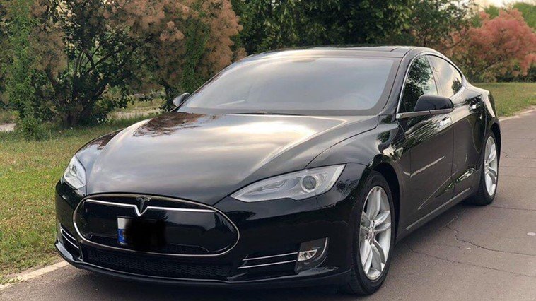 Chiril Gaburici povestește în premieră despre noul său automobil, Tesla Model S!