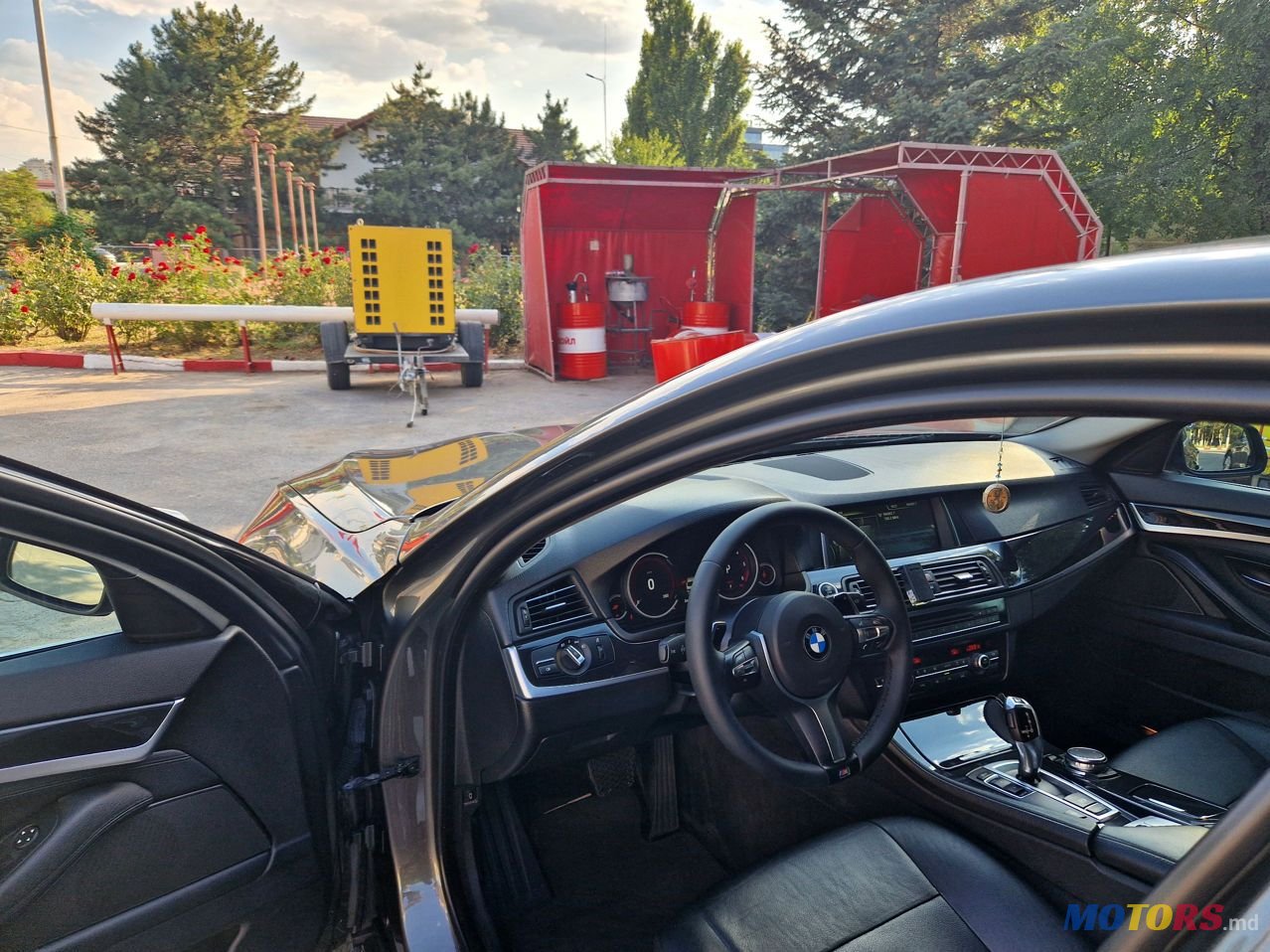 2014' BMW 5 Series photo #6