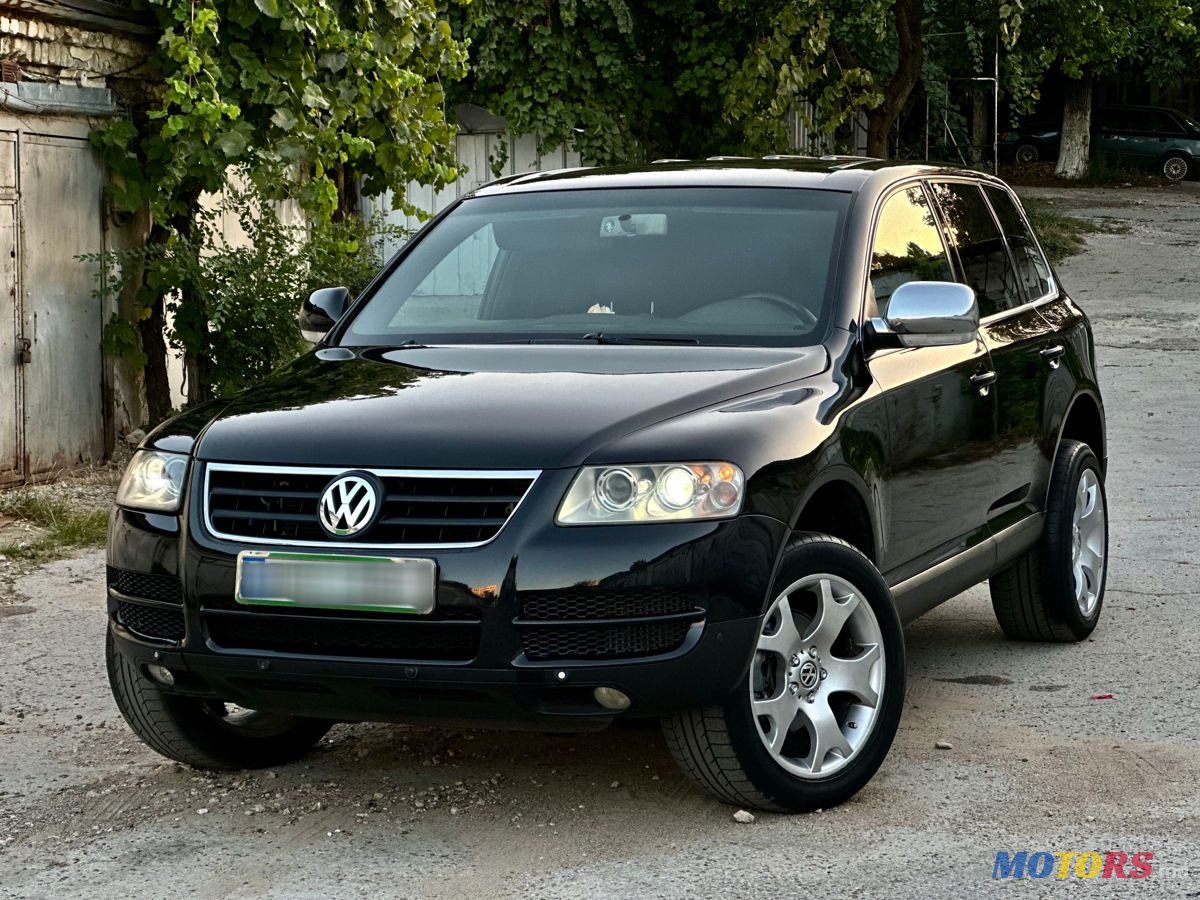 2004' Volkswagen Touareg photo #1