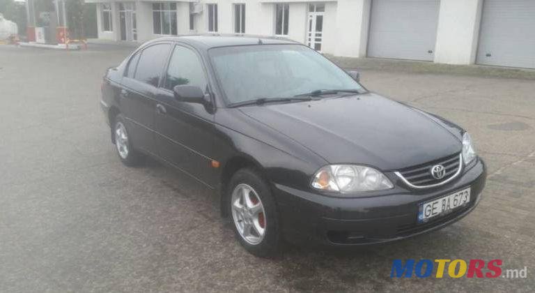 2001' Toyota Avensis photo #1