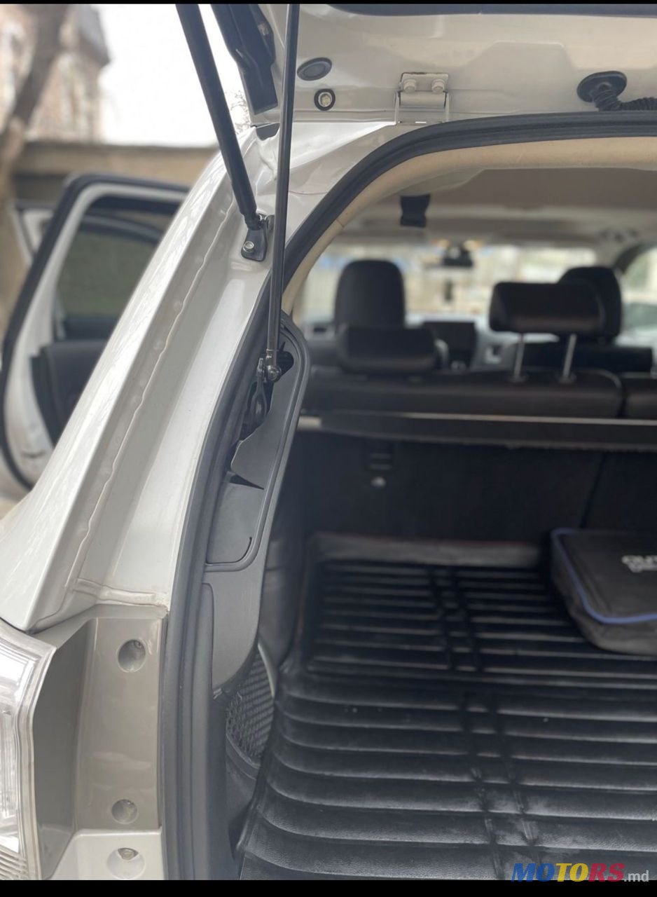 2014' Mitsubishi Outlander photo #6